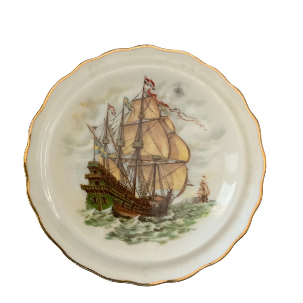 Royal Grafton Fine Bone China Nautical Ship Design Plate with Gold Accent